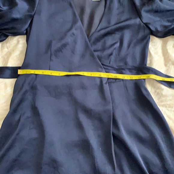 BNWT Aritzia Wilfred Lune Satin Dress - Picture 8 of 10